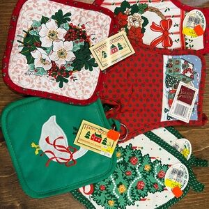 Vintage Holiday Pot Holders and Oven Mitts - Red, Green, White